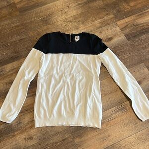 Anne Klein sweater size Medium